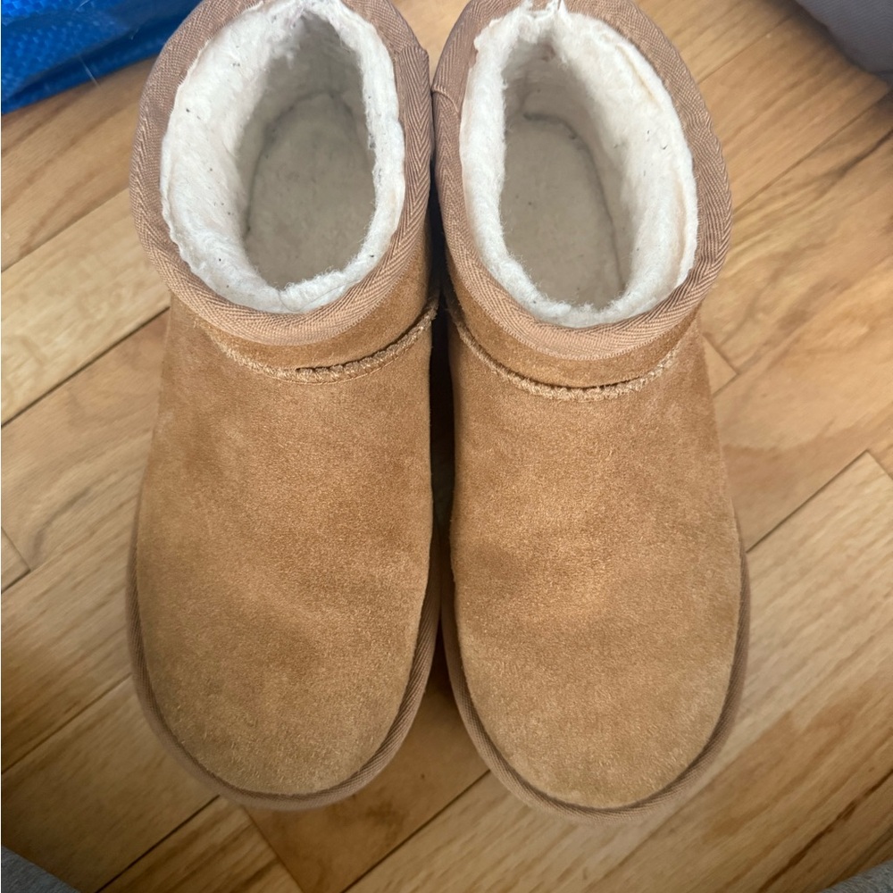 Women’s platform uggs